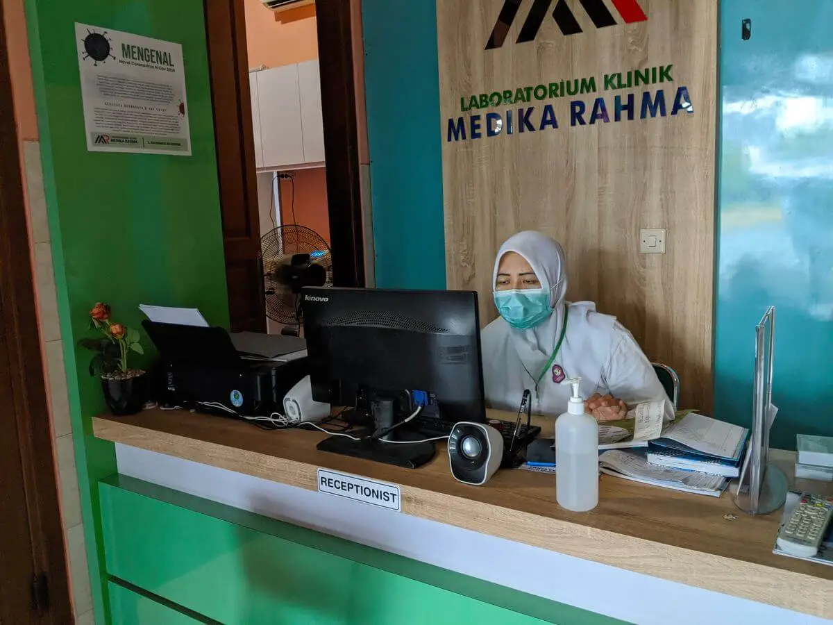 Ruang Resepsionis dan Pendaftaran Medika Rahma
